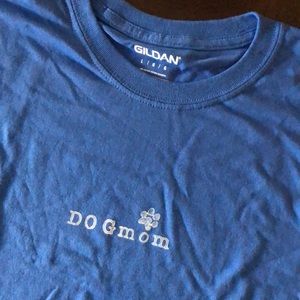 DOGmom crew neck t-shirt.